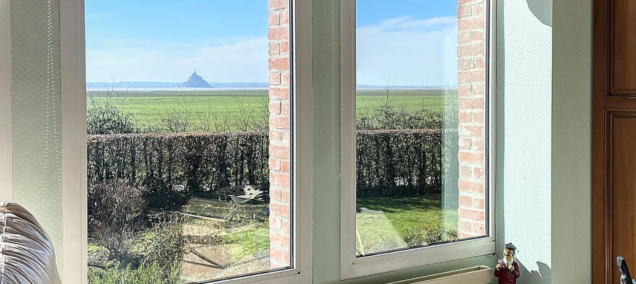 Gite De Charme "La Maison Saint-Leonard" Avec Piscine, Spa, Vue Sur Le Mont Saint-Michel Vains Bagian luar foto