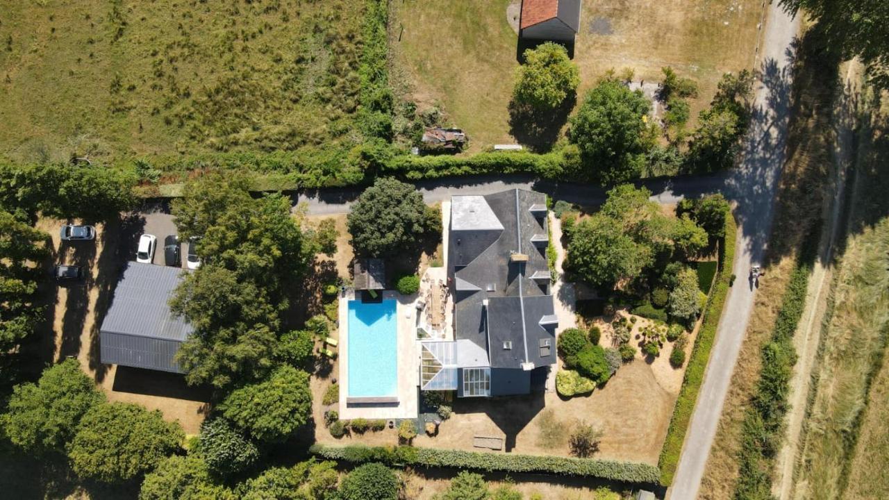 Gite De Charme "La Maison Saint-Leonard" Avec Piscine, Spa, Vue Sur Le Mont Saint-Michel Vains Bagian luar foto